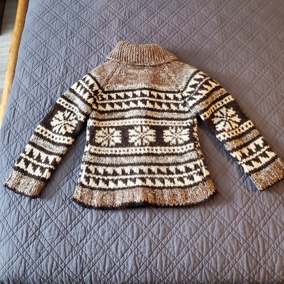 Authentic hand made Cowichan - Picture 3 of 3